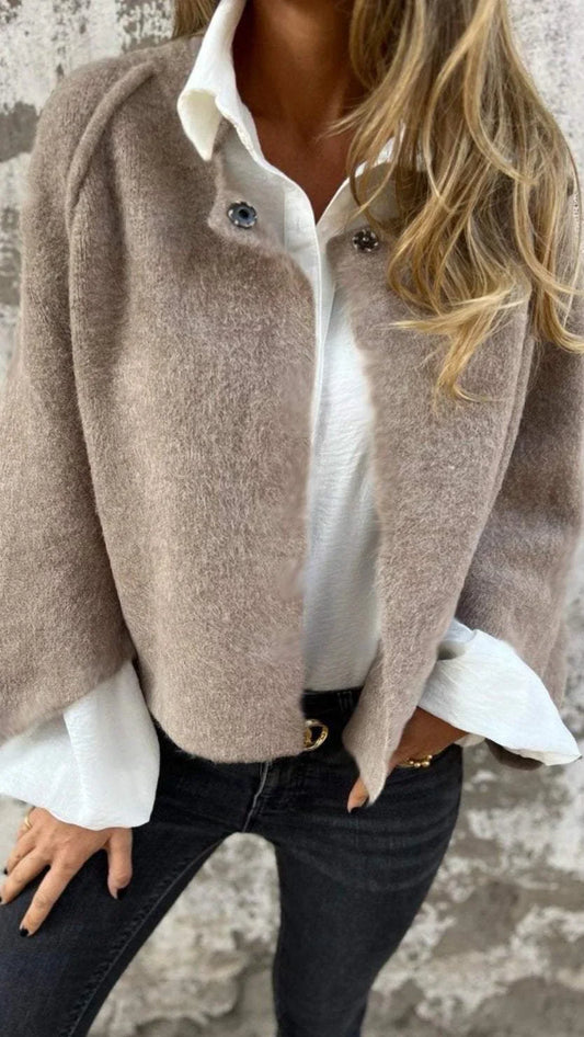 The Aurelia Coat – Timeless Elegance, Effortless Confidence